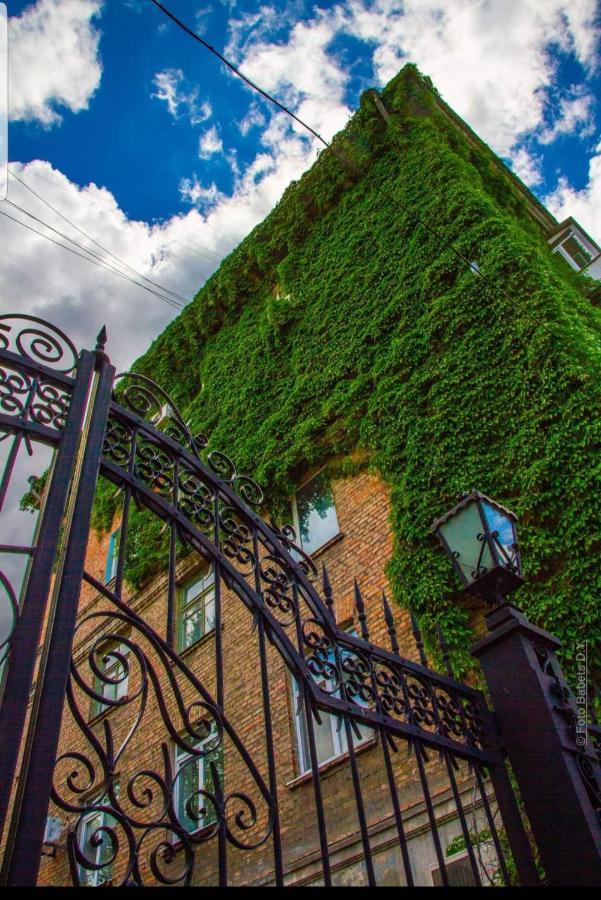 Apartment New York Street كريمنشوك المظهر الخارجي الصورة
